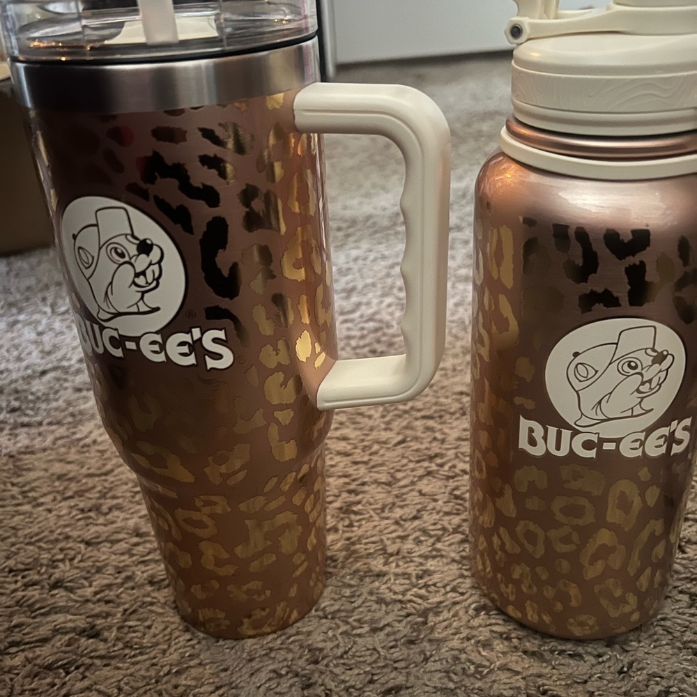 Buc-ee's Leopard Print 32oz Water Bottle - Picture 2 of 5